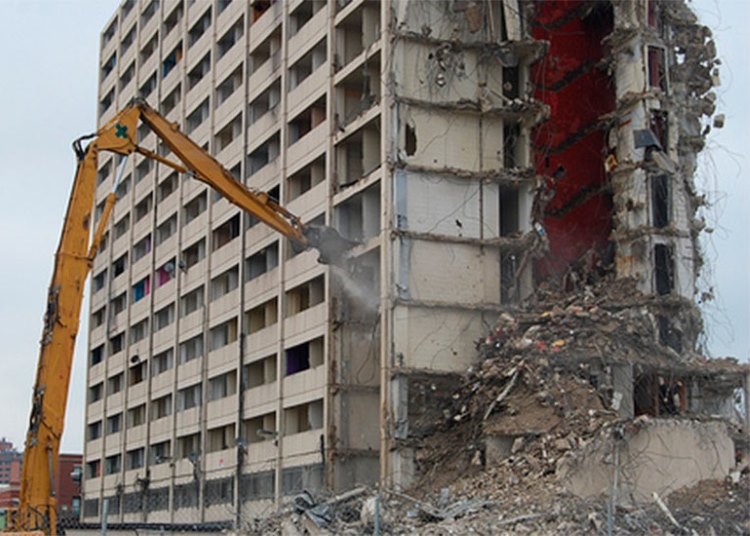 Демонтаж многоэтажных зданий и снос сооружений с большим количеством этажей